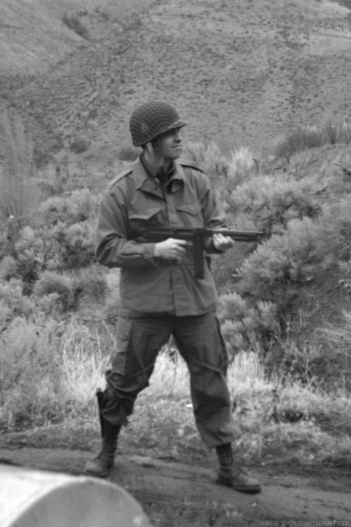 WWII 101st Airborne Paratrooper (11) Paratrooper firing a … Flickr