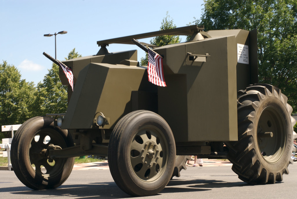 1940's john deere tractor tank 01 Chris Burtram Flickr