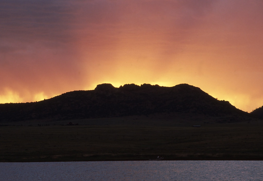 Rays Sunset shot taken at DeWeese Reservoir, near Westclif… Flickr