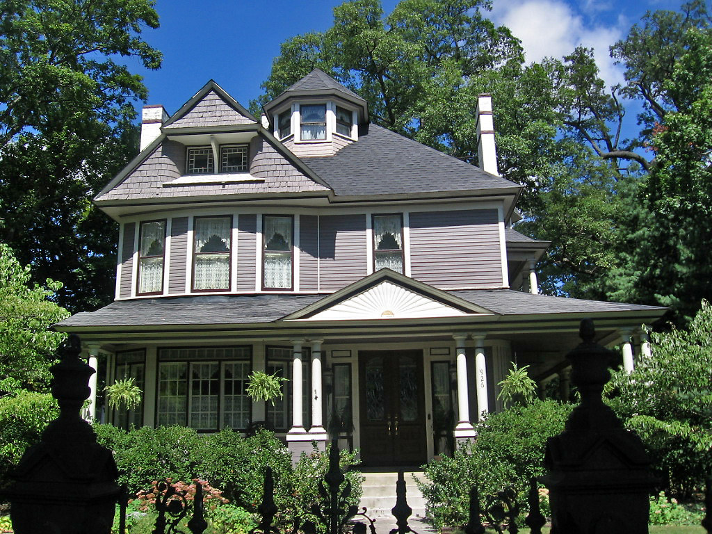 Historic house, W. 8th St., Anderson, Indiana Paul McClure Flickr