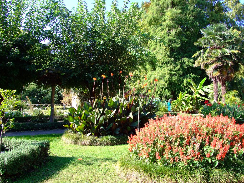 2007_09160008 Botanical garden in Bologna nicolbala Flickr