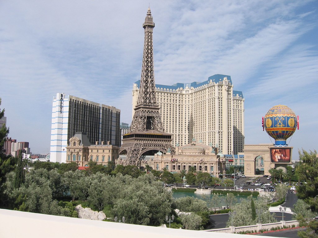 Vegas from parking at Bellagio 3 Carl & Peggy Backes Flickr