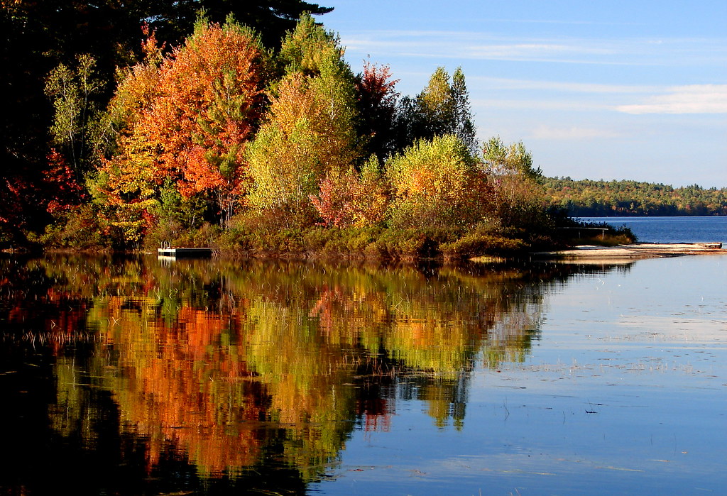 Thompson Lake Remembering all the great Fall colors, 'til … Flickr