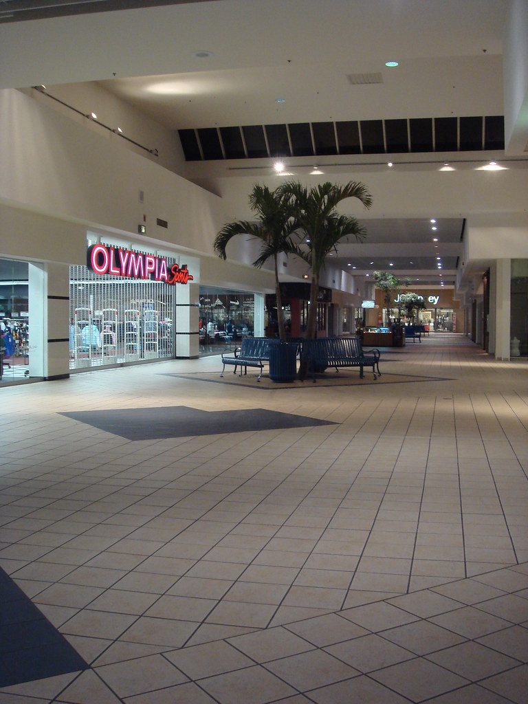 Olympia Sports at Arnot Mall The Caldor Rainbow Flickr