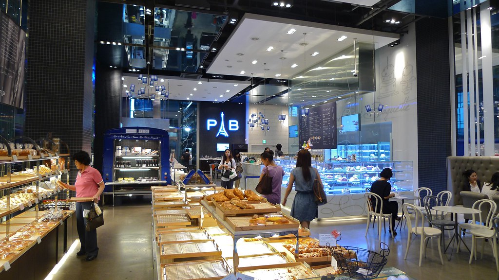 Paris Baguette Bakery with a cool interior David Flickr