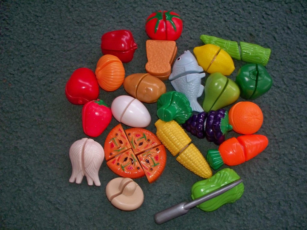 toys 176 play food to cut with play knife 5 hopeless450 Flickr