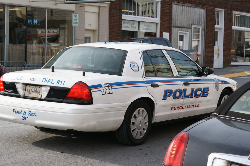 Purcellville (VA) Police Ford Crown Victoria a photo on Flickriver