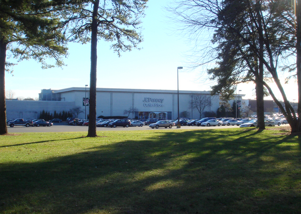 JCPenney Outlet Center at Easfield Mall The Caldor Rainbow Flickr