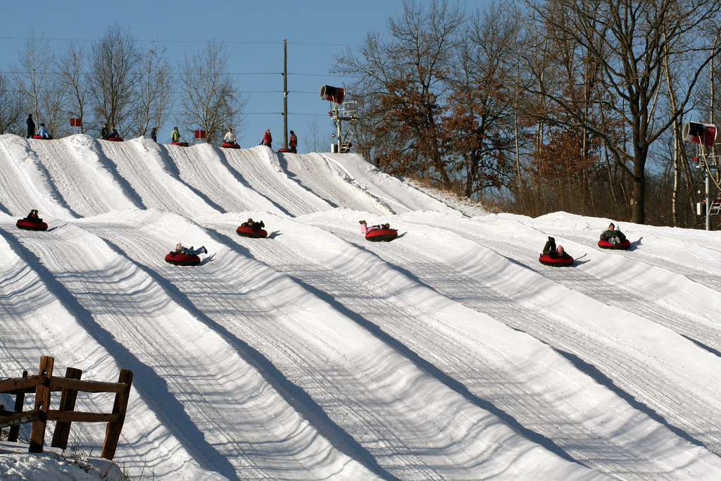Tubing at Buck Hill (4) Snow sports at Buck Hill in Burnsv… Flickr