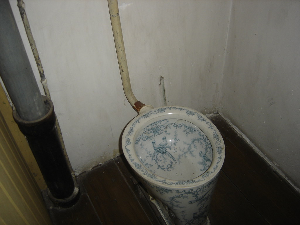 Anne Frank's Toilet Toilet in Anne Frank's House, Amsterda… Flickr
