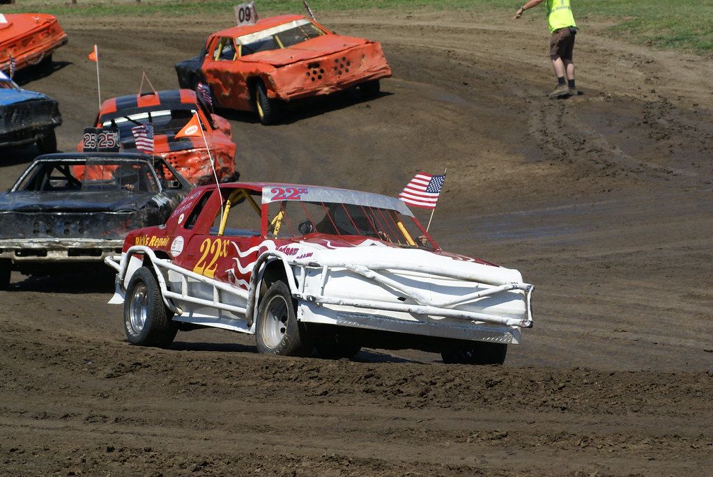 DSC05980 Barnes City Iowa Figure 8 Race, 09jun07 dhoot_dpi Flickr