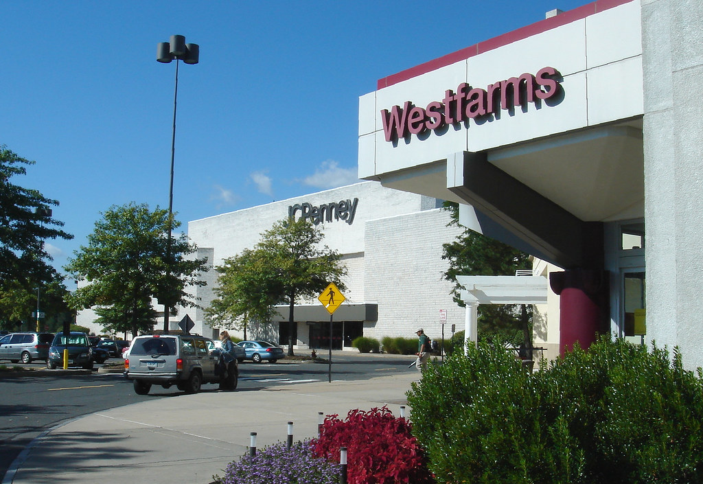 Westfarms Entrance and JCPenney A mall entrance beside the… Flickr