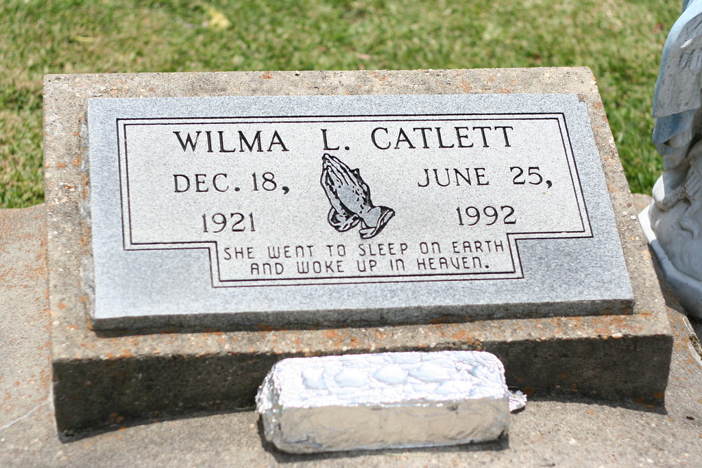 St. Ann Cemetery in LA On nearly every grave, th… Flickr