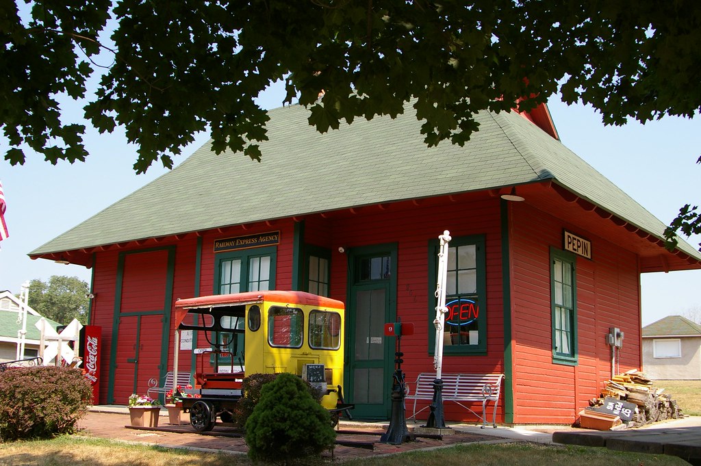 Pepin, WI train station Former Burlington station now a ci… Flickr
