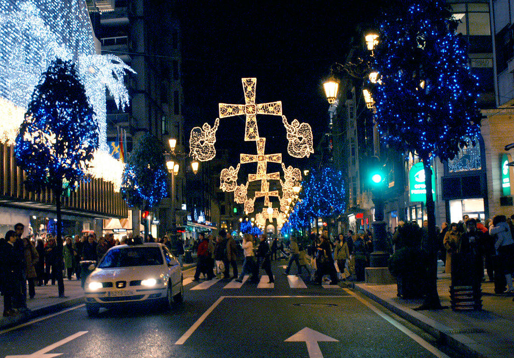 OviedoNavidad 2006 vista de la iluminación de la calle Ur… Vicente