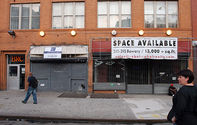 CBGB (BRC) storefront for rent NYC 2007 © Linda Dawn Hammo… Flickr