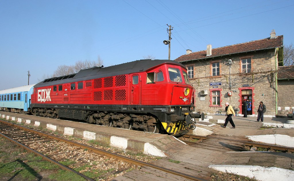 Bulgaria State Railways dieselelectric 07 123, a 3,000