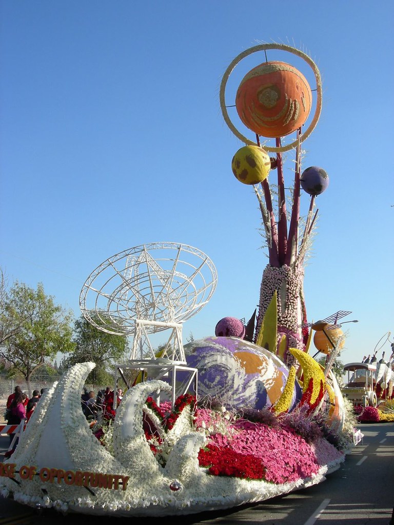 Rose Bowl Parade Float Viewing Jan07 (126) Mike Gonzalez Flickr