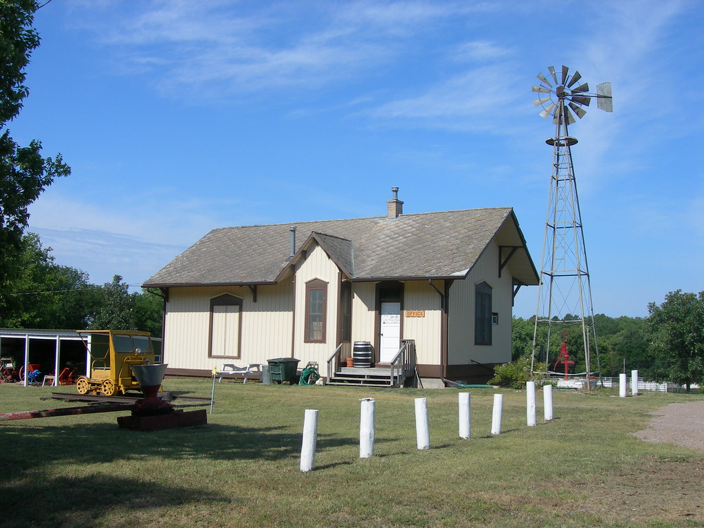 Phillipsburg Train Depot Phillipsburg, Kansas Jimmy Emerson, DVM