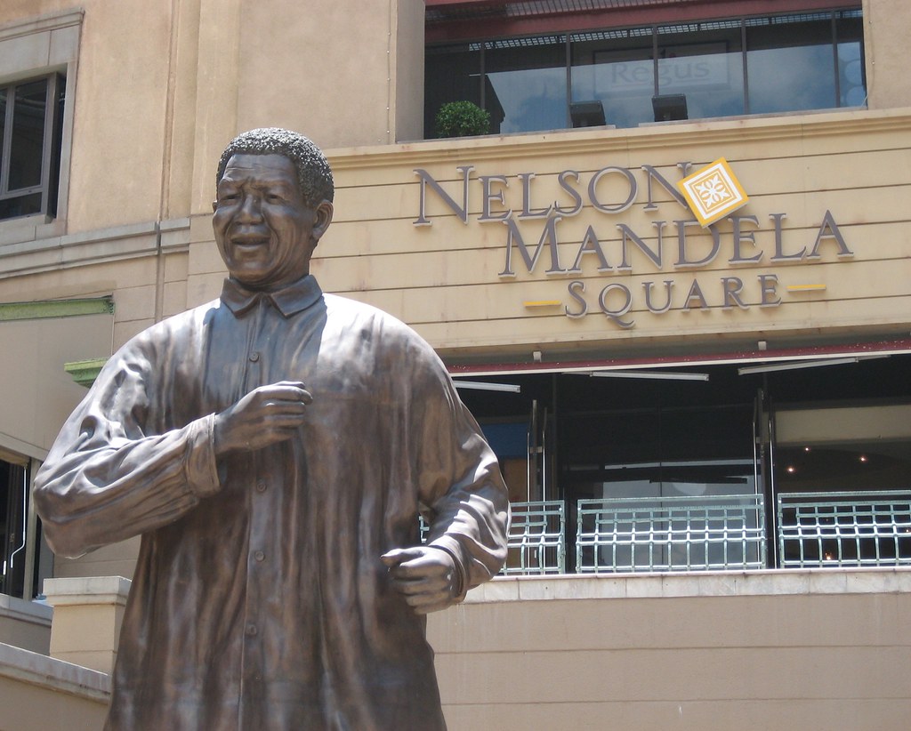 Statue of Nelson Mandela Statue of Nelson Mandela in Nelso… Flickr