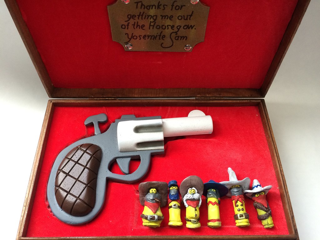 Who Framed Roger Rabbit Pistol Set and Case The case is … Flickr