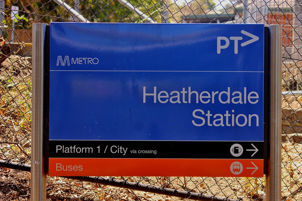 Heatherdale Station Directional Sign Metro Heatherdale Sta… Flickr