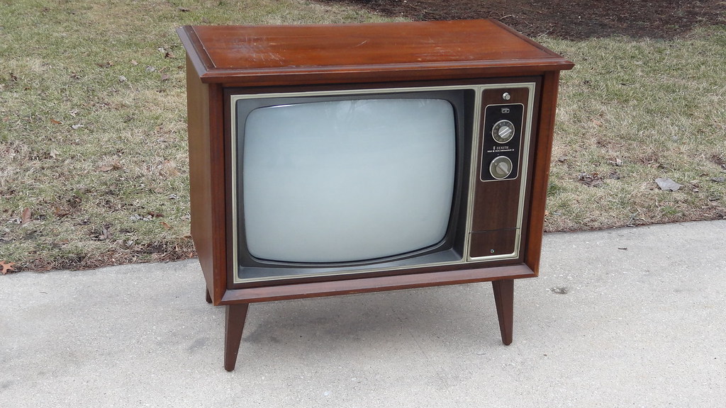 1977 Zenith Color Television, model H2320W1, 23HC45 chassi… Flickr