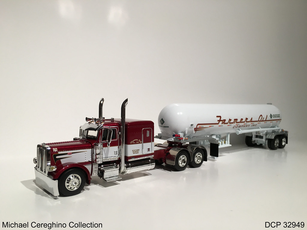 Diecast replica of Farmers Oil Peterbilt 389 "Dream Catcher", DCP 32949