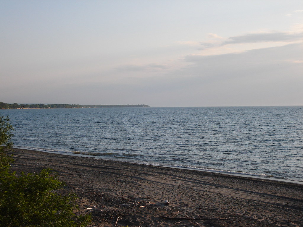 Lake Erie Dunkirk, NY Sunset on the lake near Point Grat… Flickr