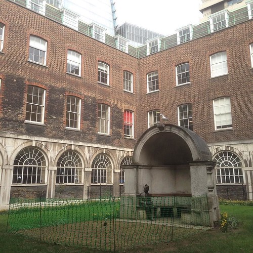 Stone alcove from Old London Bridge at Guy's Hospital. Flickr
