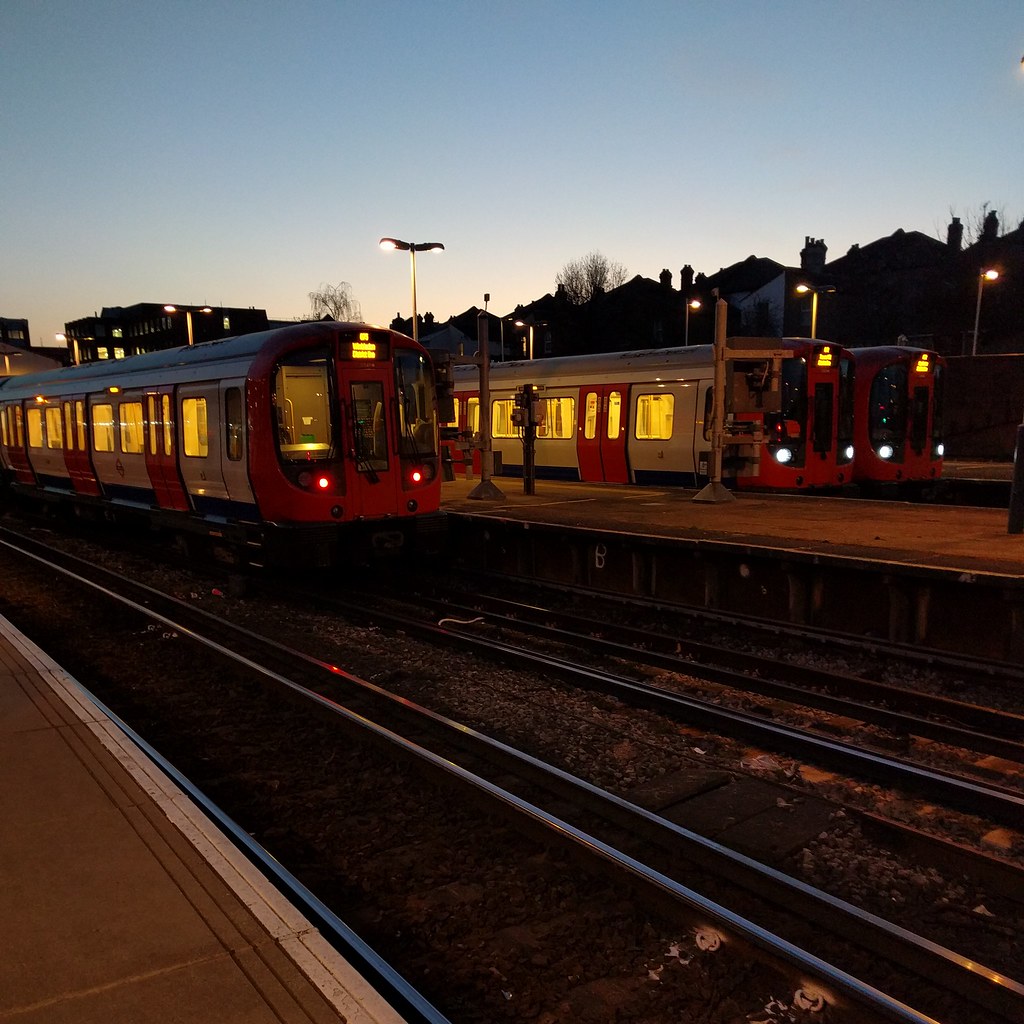 Wimbledon S stock trains at Wimbledon on the District Line