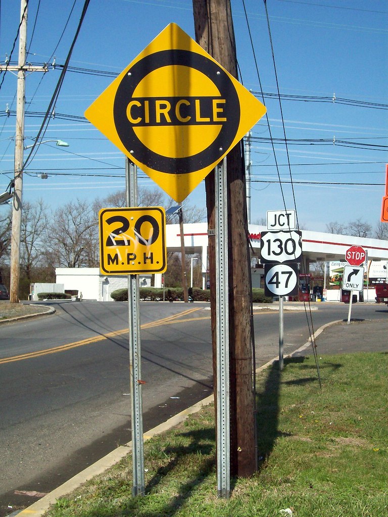 Traffic Circle Sign Traffic Circle sign at the US 130NJ 4… Flickr