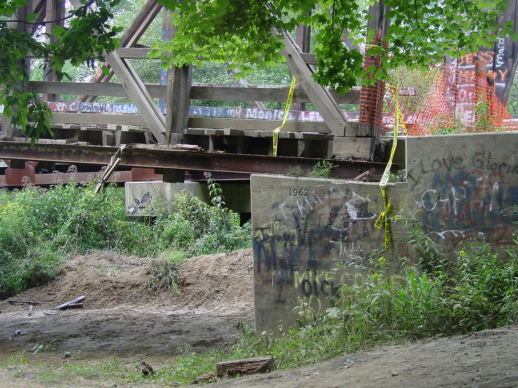 Ponn Humpback Covered Bridge Wilkesville, Ohio These pictu… Flickr