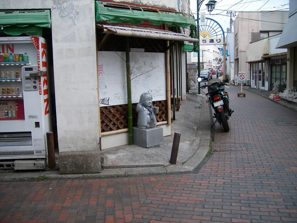 statue of ozzy Kisarazu Cat's Eye, statue of ozzy 木更津キャッツア… Flickr