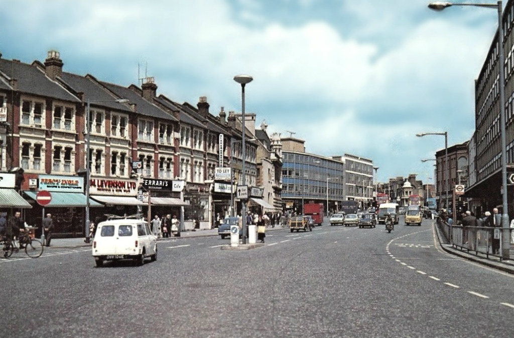 Ilford Oh so England in the 1960s. (CollectionFB) Chris Stanley