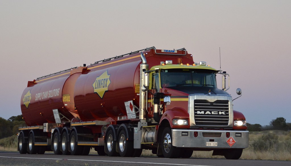 Linfox Mack tanker quarterdeck888 Flickr