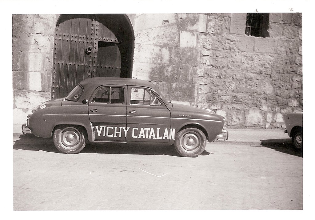 Coche comercial de Vichy Catalan años 70 Foto BODEGAS IBA… Flickr