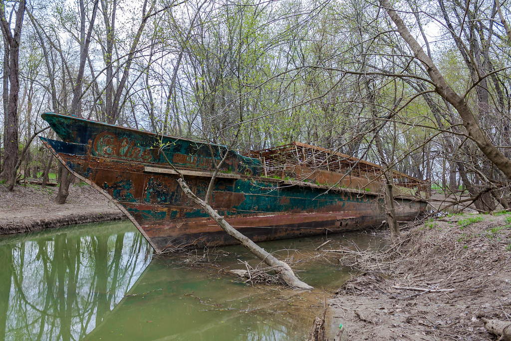 Ghost Ship Petersburg, KY Flickr