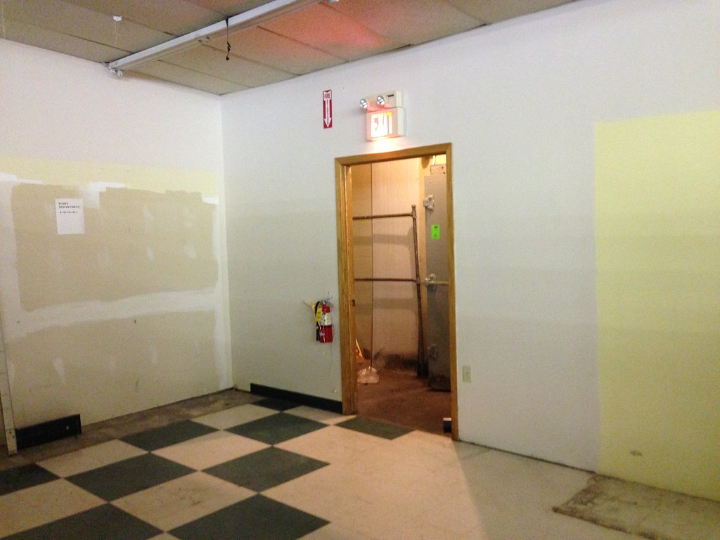 Former Mishicot Family Market Mishicot, WI Employee door … Flickr