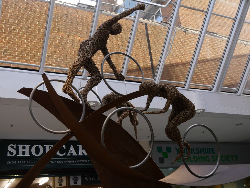 P2160231 "Surrey Hills" sculpture, Woking, Surrey Gareth Richards