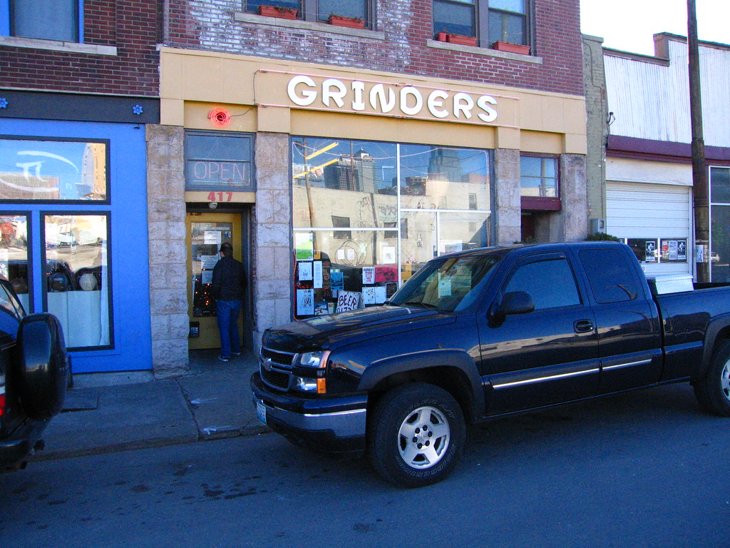 KC Barbecue Marathon Beer Break at Grinders Adam Kuban Flickr