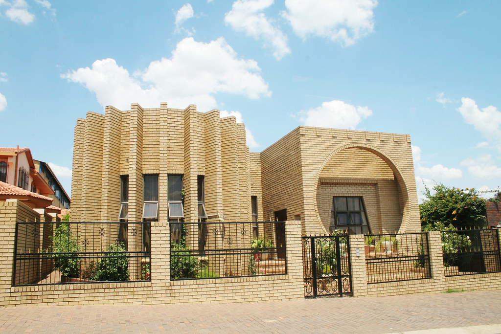 Johannesburg/Soweto One of the newer homes built by a weal… Flickr