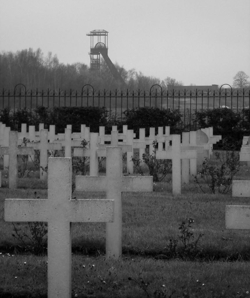 The battle of Charleroi August 1914 Oorlogskerkhof uit d… Flickr