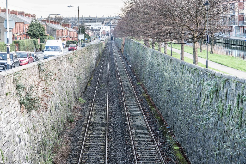 RAILWAY TRACK BETWEEN THE ROYAL CANAL AND WHITWORTH ROAD [… Flickr