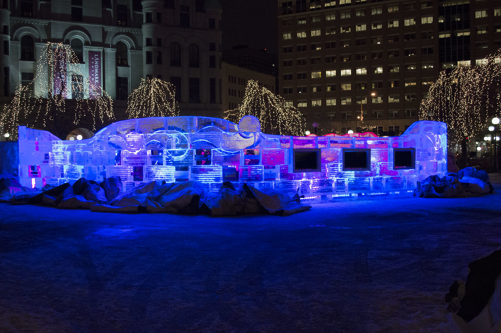 DSC_0305 The Ice Palace for the St Paul Winter Carnival. I… Flickr
