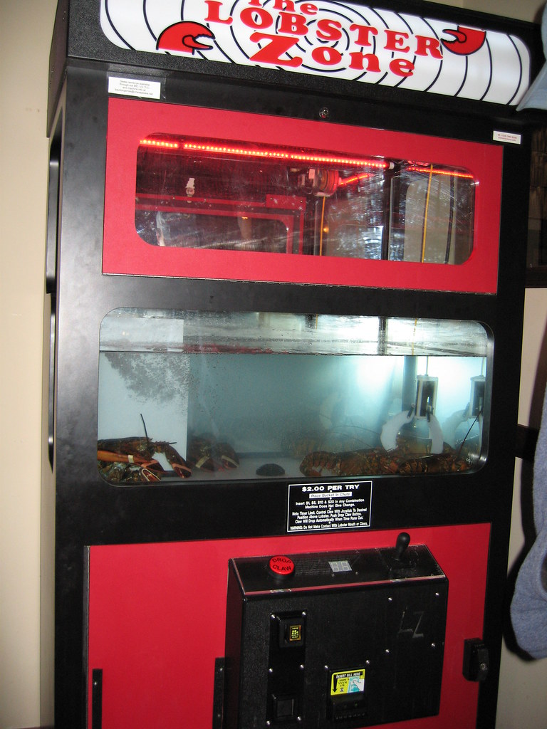 Lobster claw machine It was 2 a try someone actually got … Flickr