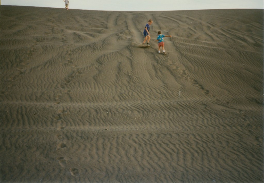Moses lake Dunes Kids playing on sand dunes south of Moses… Flickr