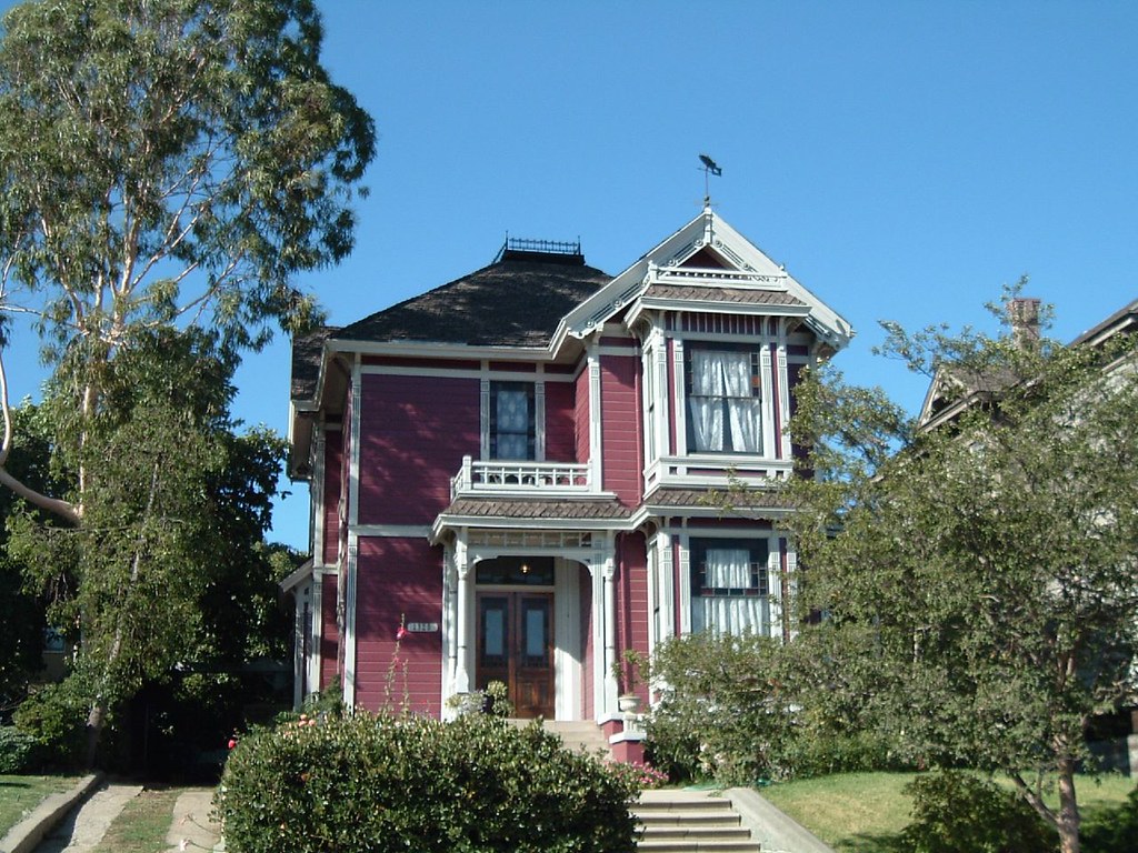 Halliwell Manor This is "Halliwell Manor", the home used a… Flickr