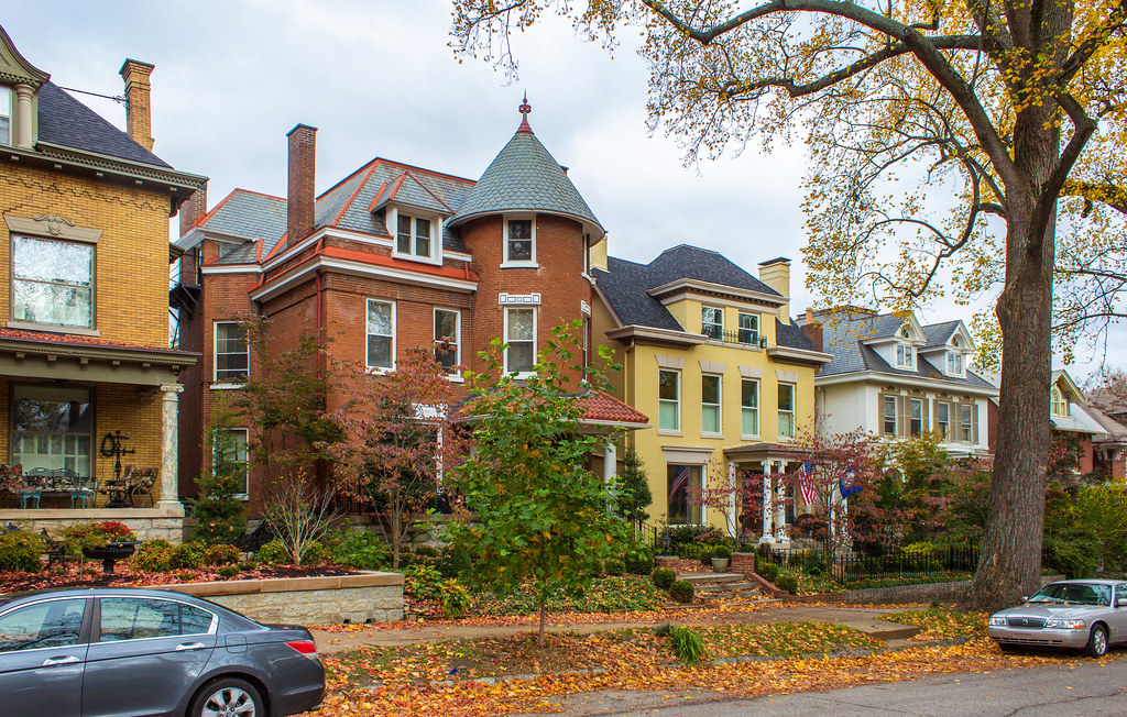 Cherokee Parkway Houses The Cherokee Triangle neighborhood… Flickr