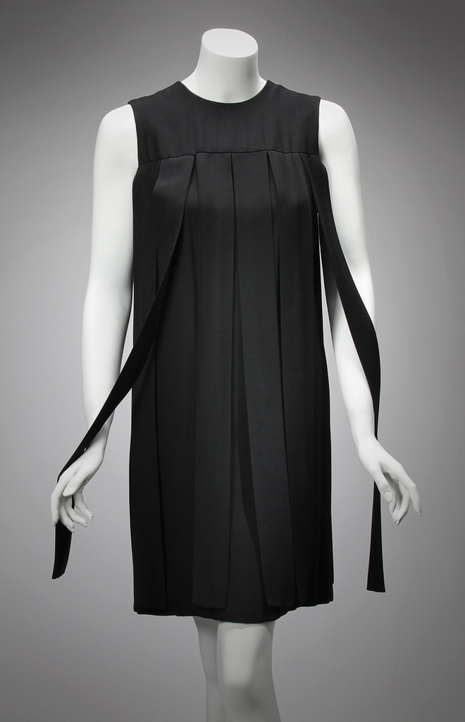 1960s Sleeveless Dress Sleeveless crepe dress with floatin… Flickr